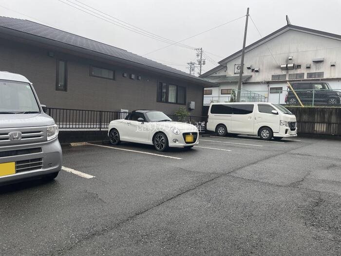 セジュール元宮 駐車場