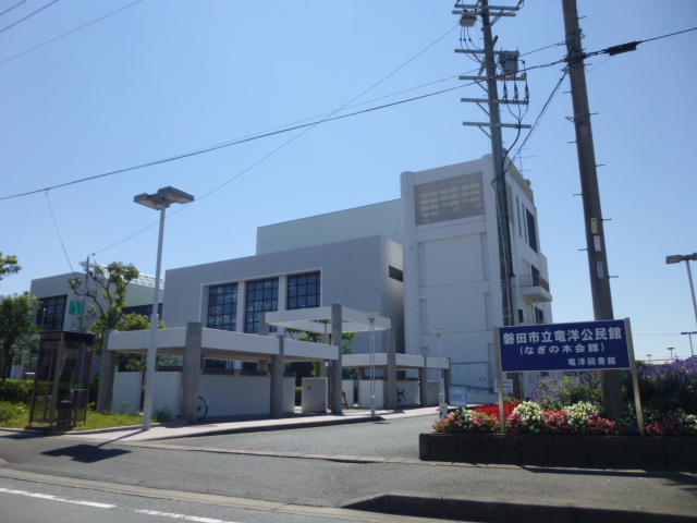 カーサ・ヴェルデ 図書館