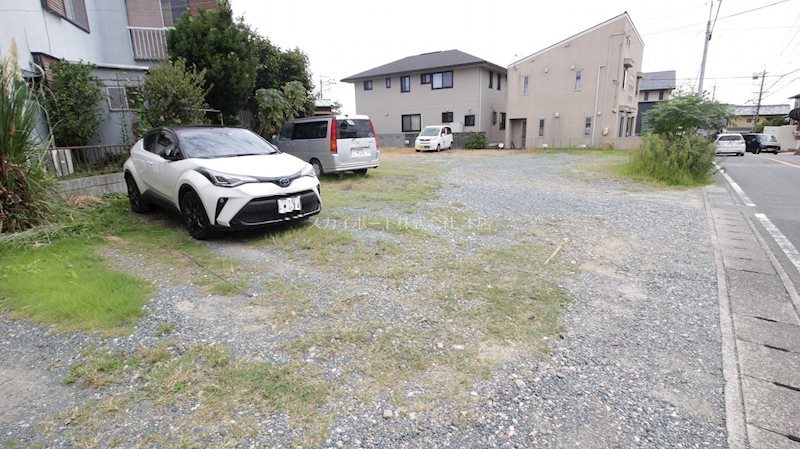 上島マンション 駐車場
