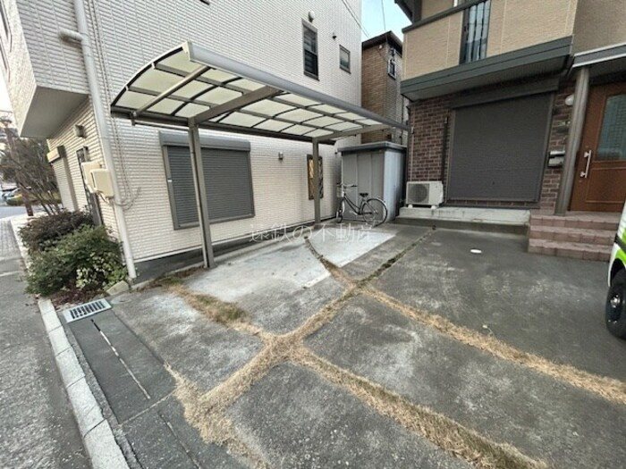 アシェット・ソル　B棟 駐車場
