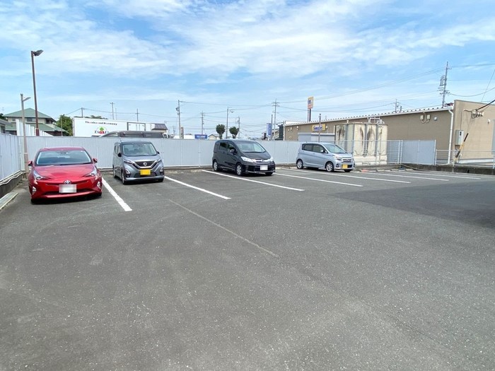 グランドゥール 駐車場