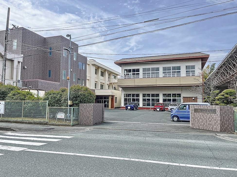 城之崎山王ハイツA 中学校
