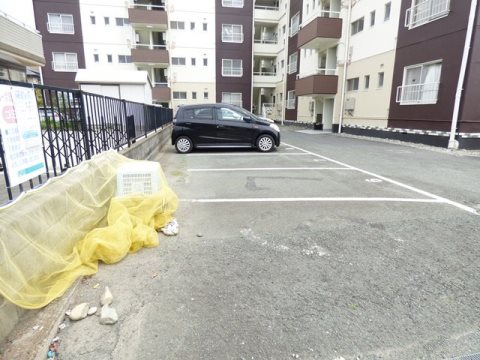 エクスト神田町 駐車場