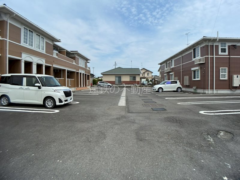 カンフォーラⅡ 駐車場