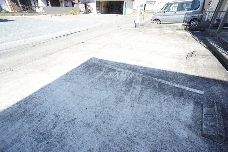 ハッピーベル 駐車場