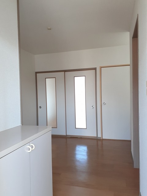 メゾンエンジュ 玄関