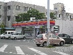 ラウム・ブリランテ コンビニ