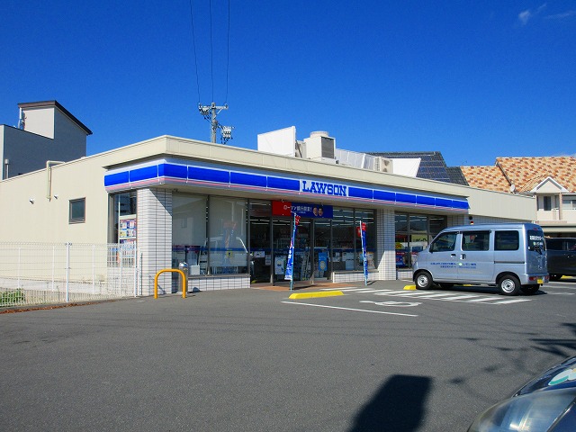 パークヒルズタカハタ コンビニ