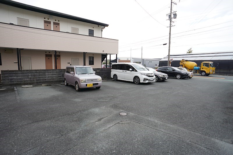 ハイツ魚妻パートⅢ 駐車場