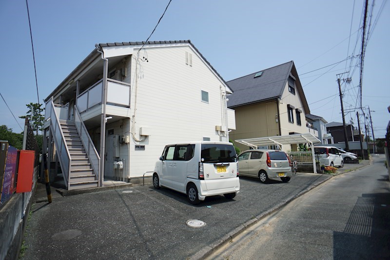 ドルフ向平 駐車場