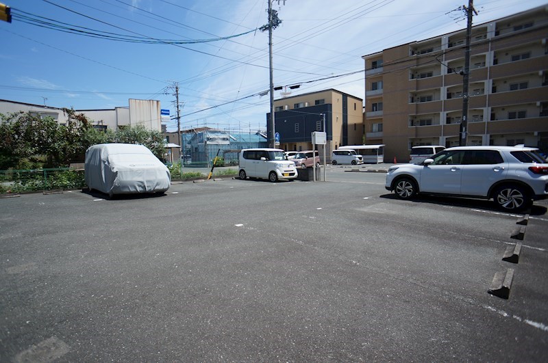 カーサアスカル 駐車場