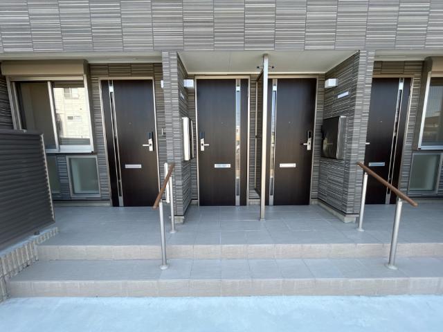 Conforto原島 玄関