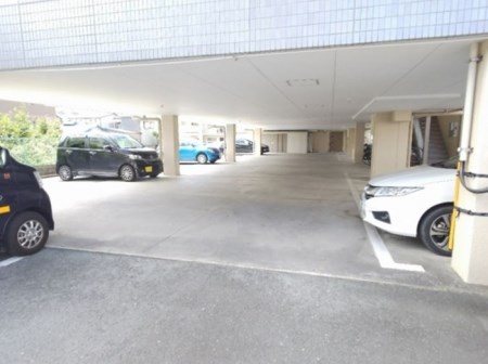 VILLAフィラメント 駐車場