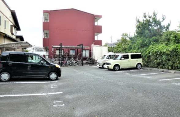 サンライズヒルズ 駐車場