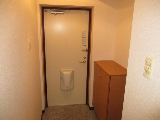 メゾンマスカット 玄関