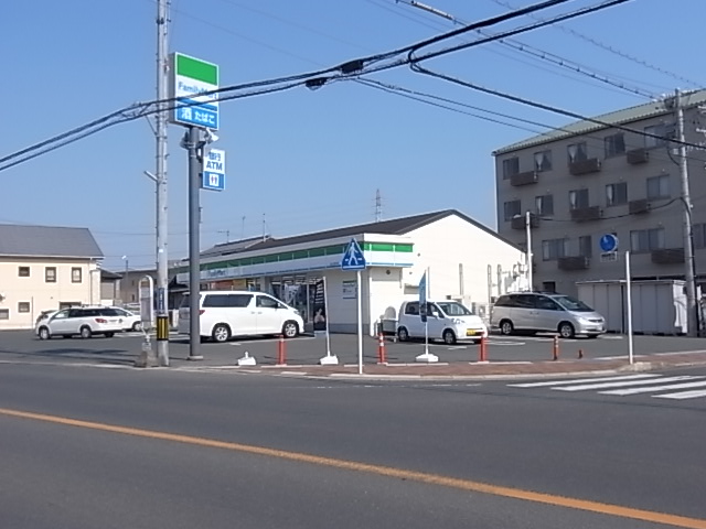 ラティール コンビニ