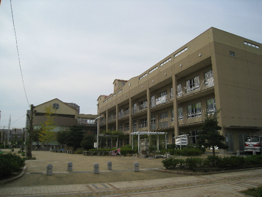 ネオステージ八幡ロイヤルタワー 小学校
