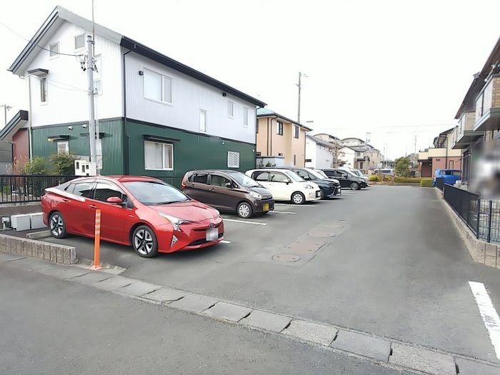 リビングタウン家代の里 駐車場