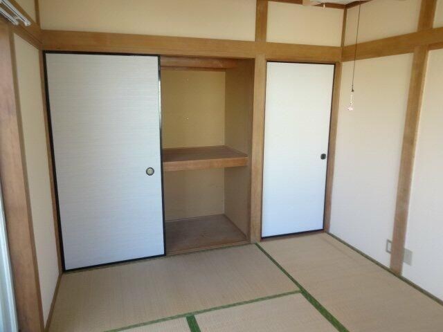 メゾネット可美 収納