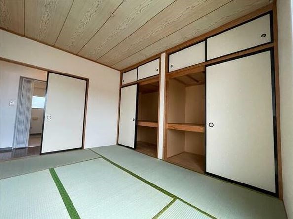 ドエル富塚 収納
