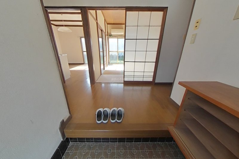 磐田市上新屋貸家 玄関