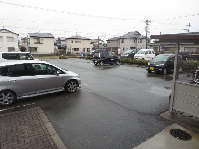 リベルテ曳馬 駐車場