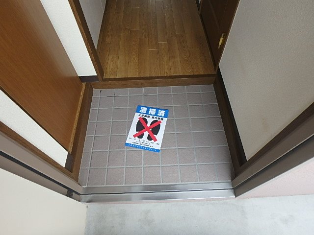 高御所ロイヤルマンション 玄関