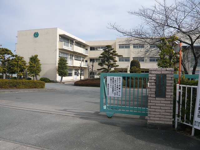 クレールいわた 小学校