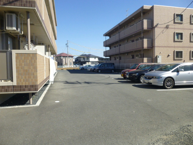Aiuola Palais（アイウォーラパレ） 駐車場