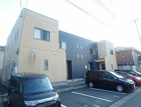 メゾネットすばる 駐車場