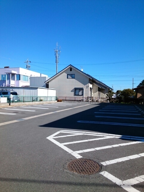 ヒルグランデ 駐車場