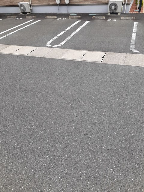 サンライズⅢ 駐車場