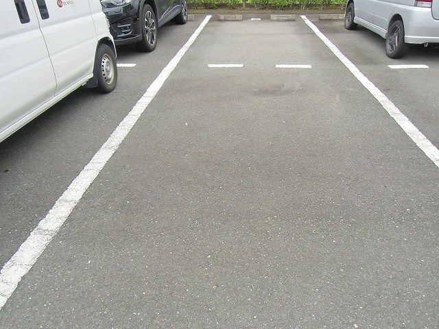 ソレアードＭ 駐車場