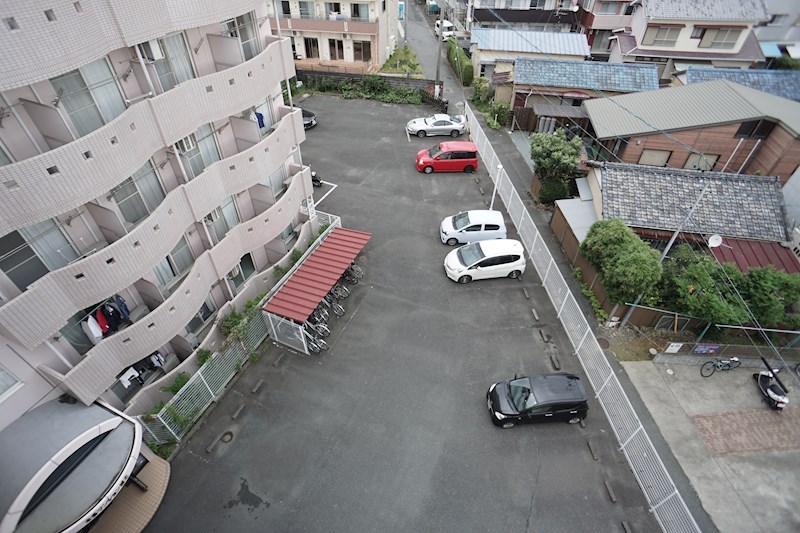 ヒューゲル城北 駐車場