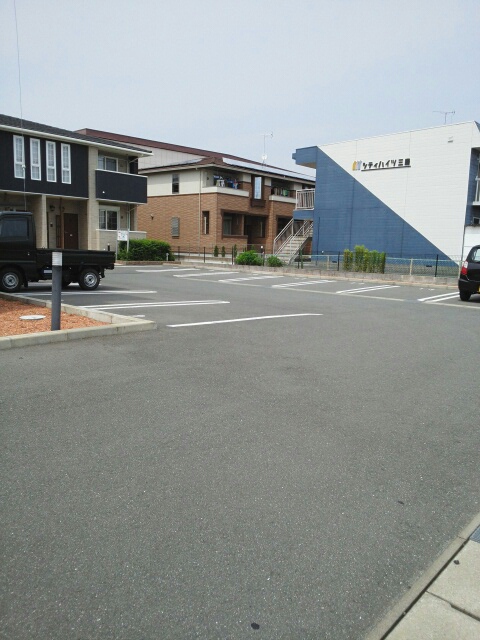 エコーズⅡ 駐車場