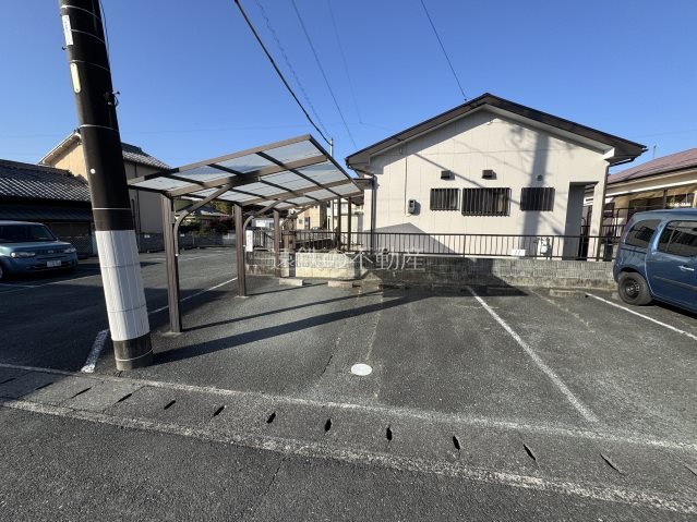 内藤様貸家(平屋南棟) 駐車場