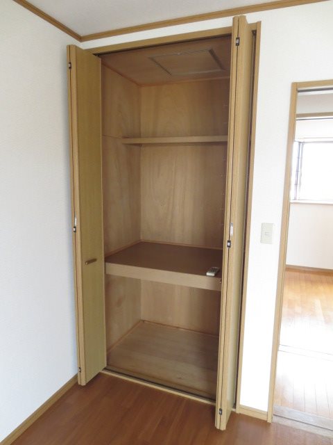 モンターニュⅡ番館 収納