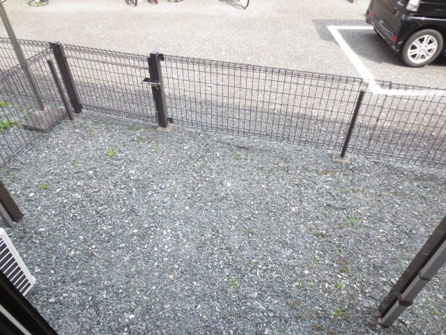 モンターニュⅡ番館 庭