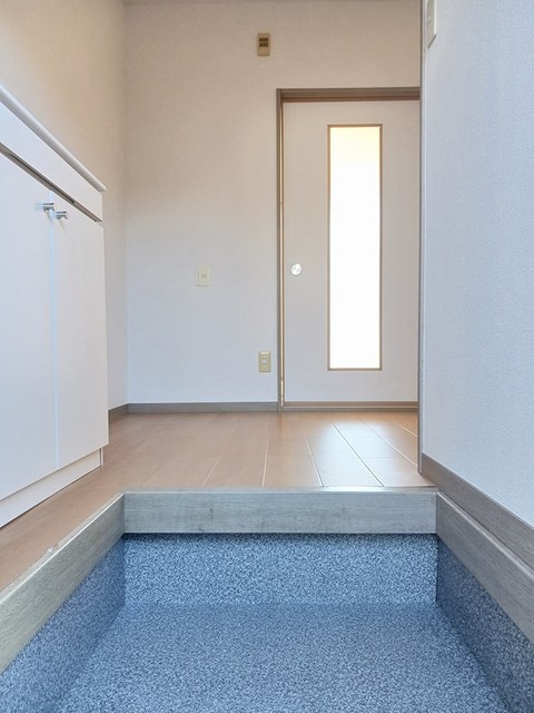 リヴェール豊岡 玄関