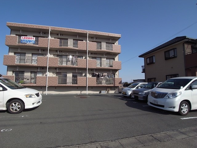 ハイツ丸山 駐車場