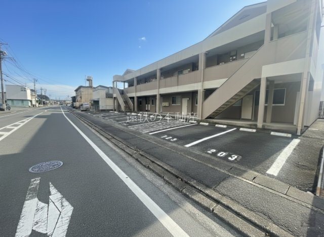 マーブルパレス 駐車場