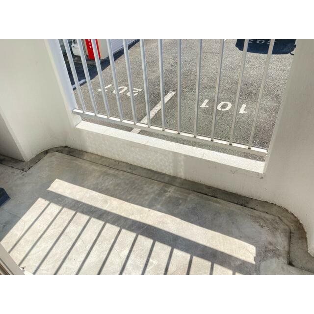 グローリィ高丘 ベランダ