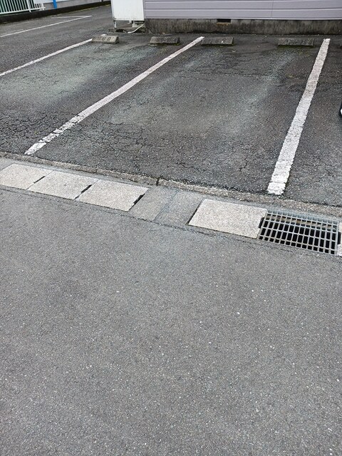 ハイツ葵 駐車場