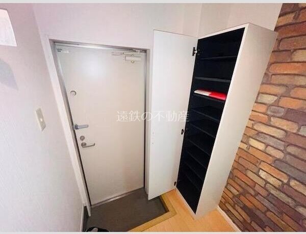 クレフラスト天神町 玄関