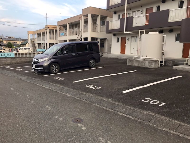 サンライズハチマン 駐車場