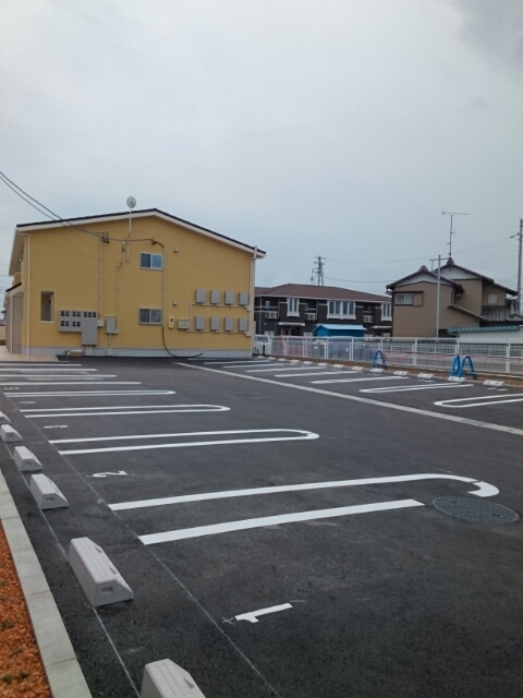 アルジャン 駐車場