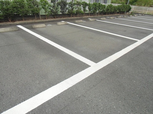 グランドコート初馬 駐車場