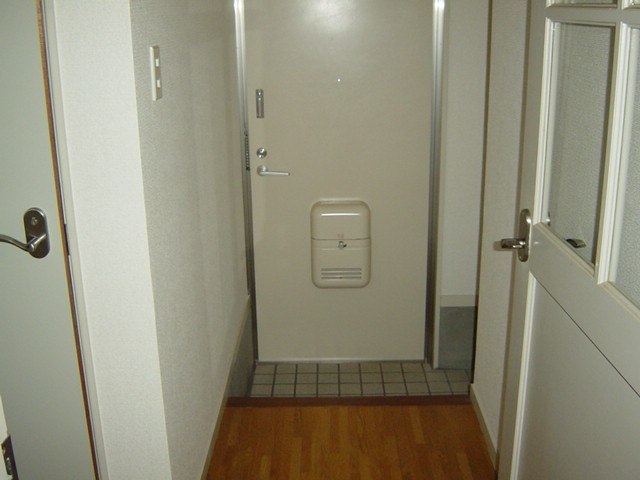 ハイツ新都田 玄関