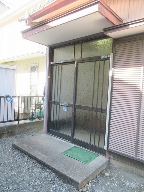 袴田様貸家 エントランス