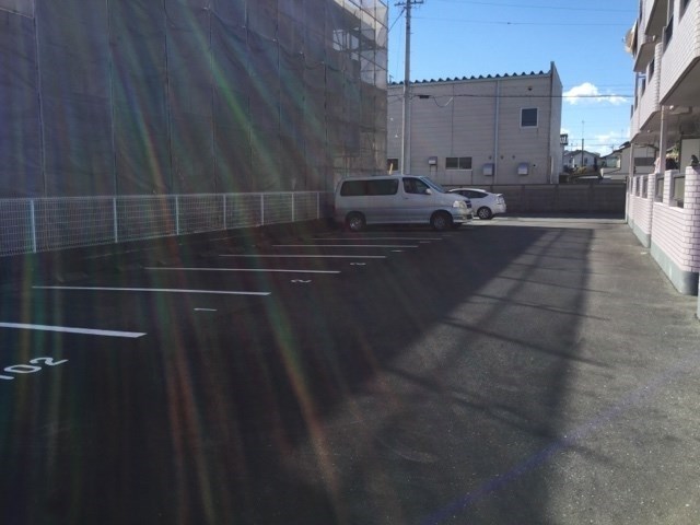 ハイツプリムローズ 駐車場